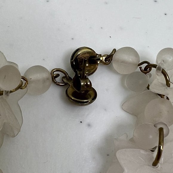 Clear Plastic Earrings Dangle Leaves White Drop Dangle Statement Matte Beaded Us - Picture 5 of 6